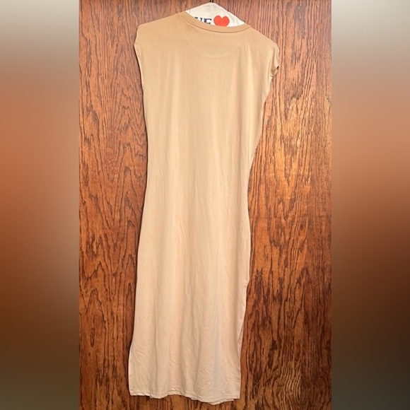 SHEIN Elegant Tan Sleeveless Dress cut out waist Size Large - Picture 2 of 7